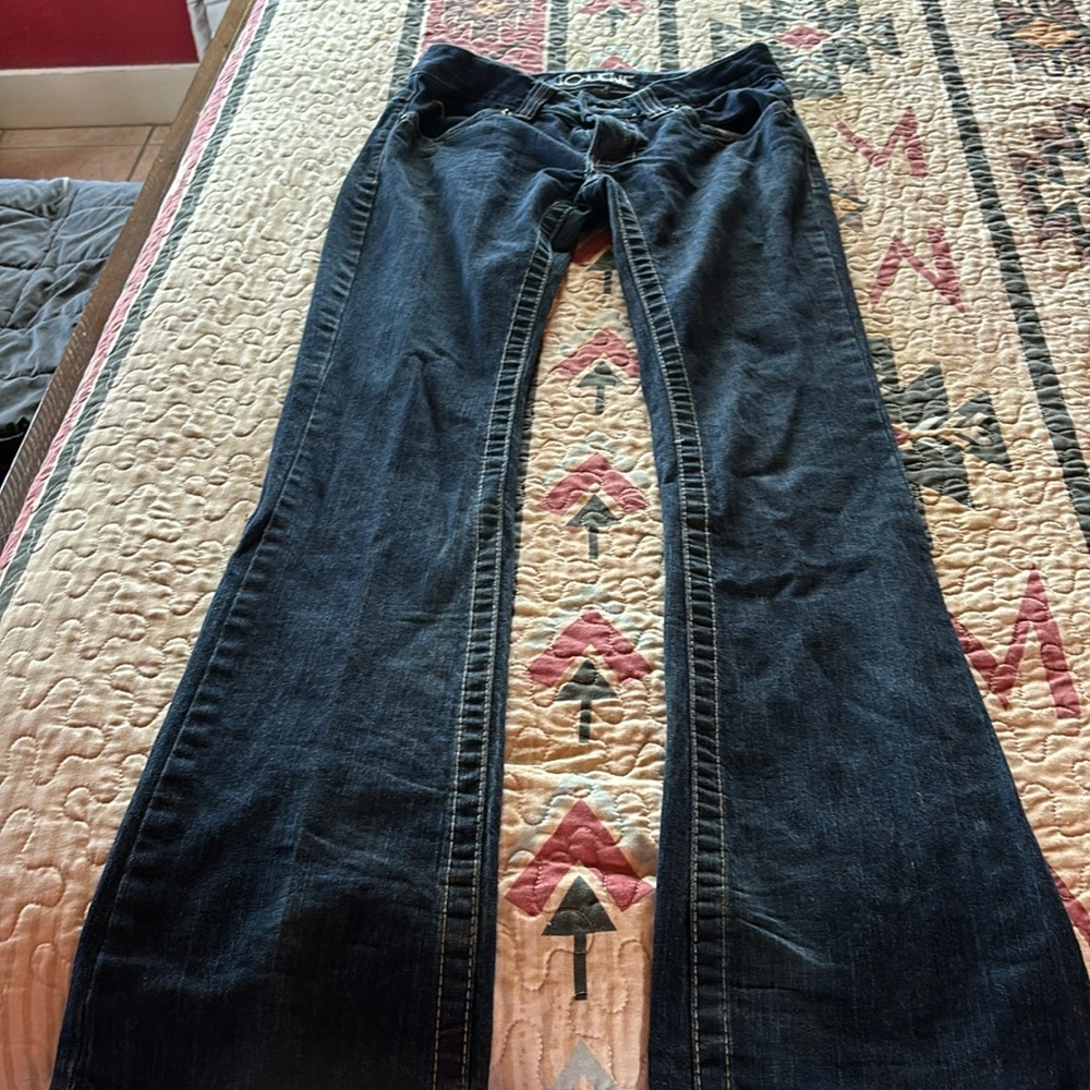 Great condition Jolene’s